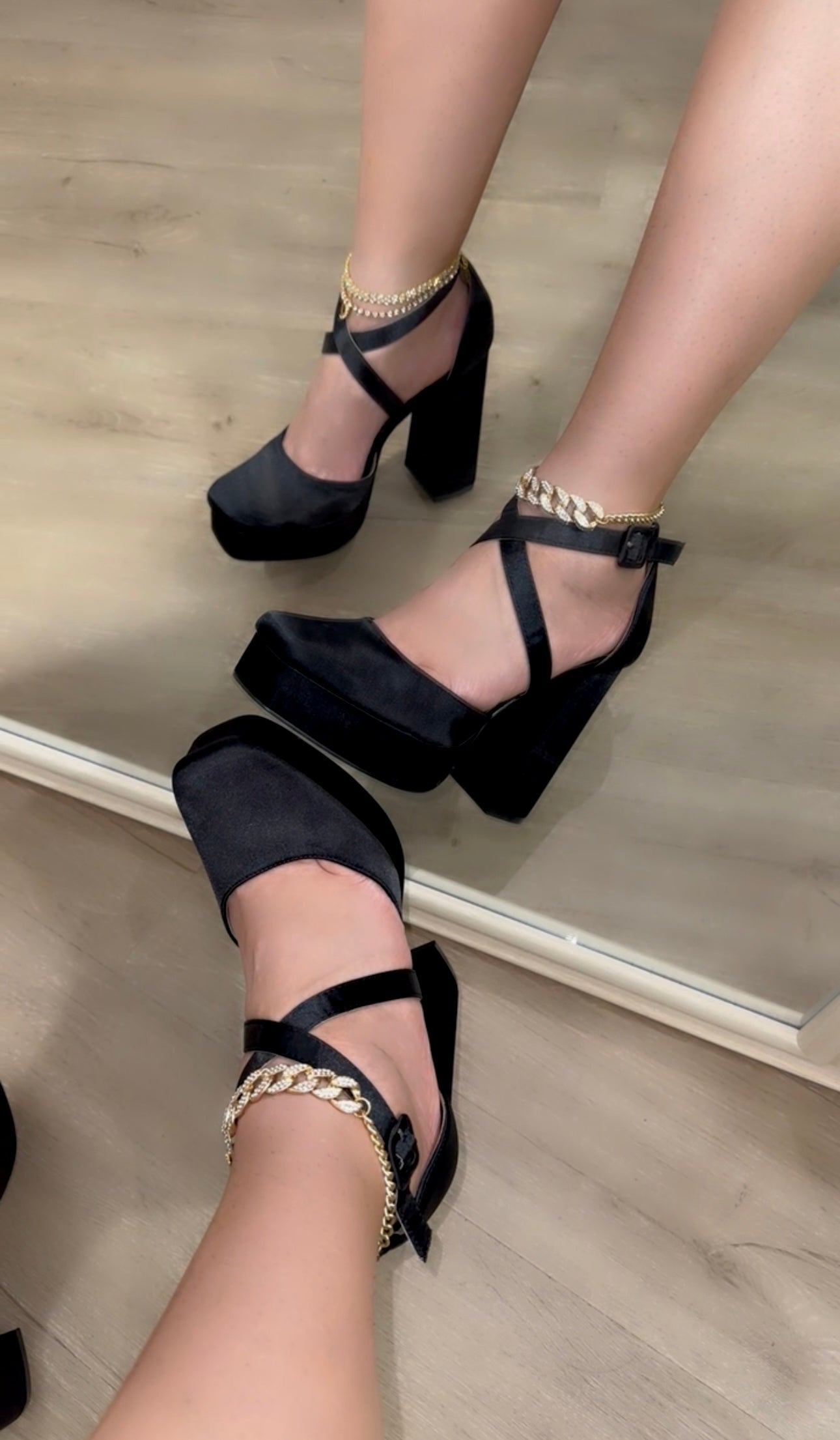 Nikki PlatForm Heel