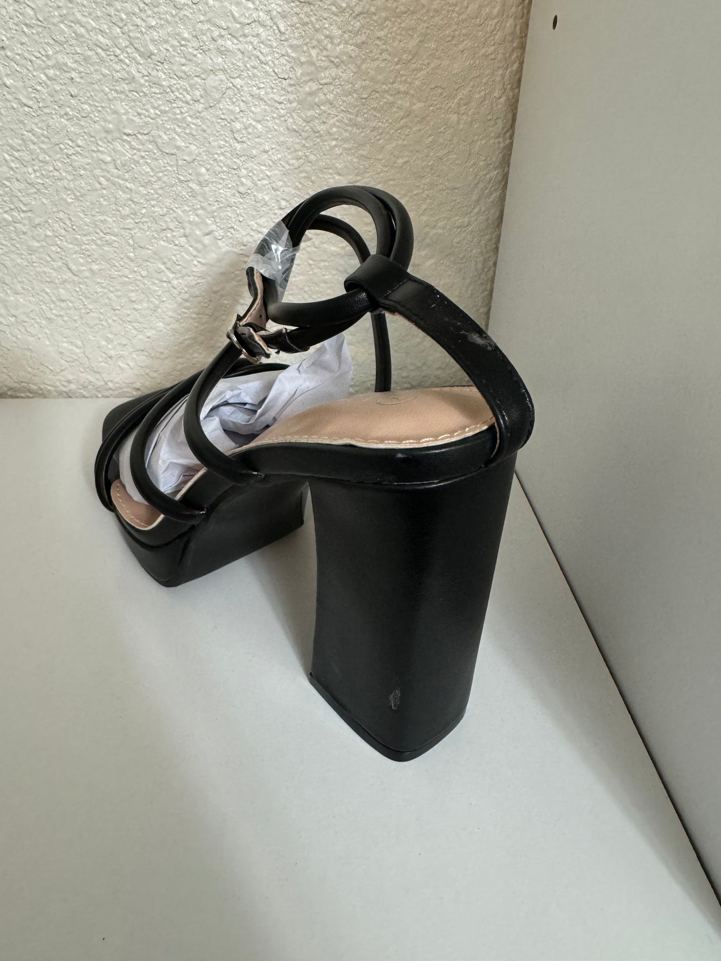 Nevaeh Heel Black (Defect)