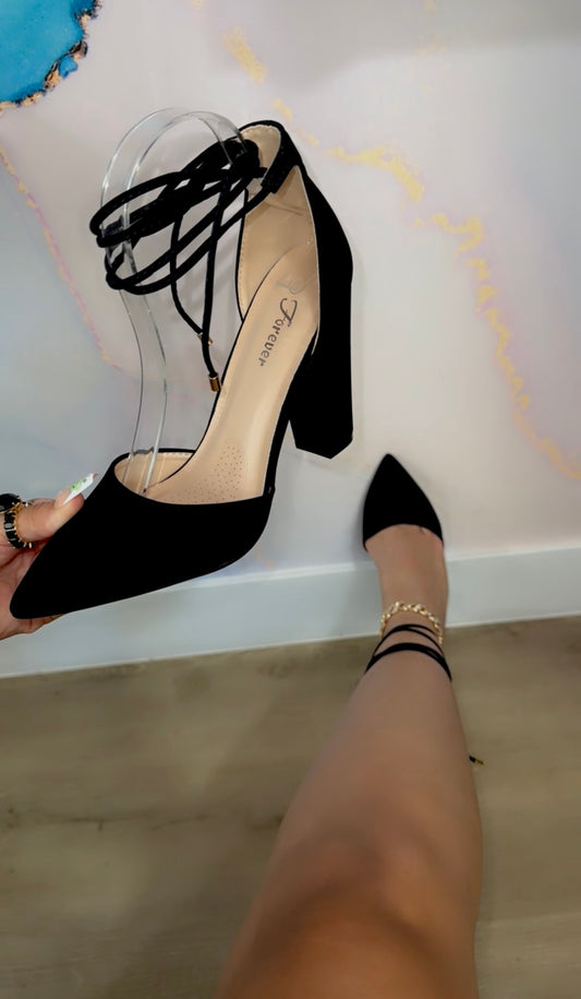 Sonia Closed Toe Heel